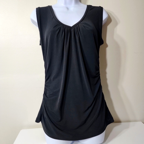 New York & Company Tops - New York & Company Sleeveless black V-neck Top, Sz: M